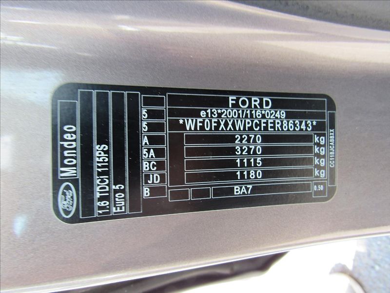 Ford Mondeo 1,6 TDCi 85kW - fotka 26 z 32