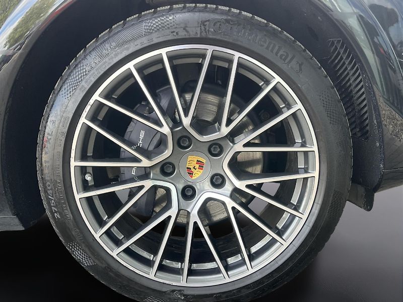 Porsche Cayenne Coupé - fotka 12 z 29