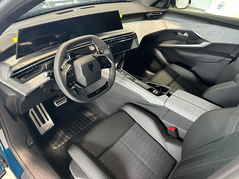 Peugeot 5008 (2026) GT Hybrid 145 e-DCS6 - fotka 8 z 21