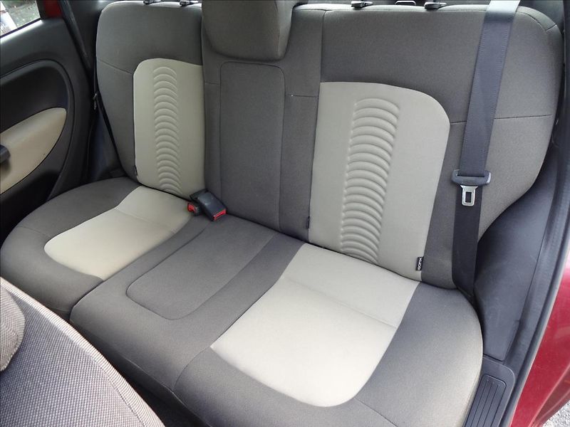 Fiat Linea 1,4i 57kW - fotka 21 z 40