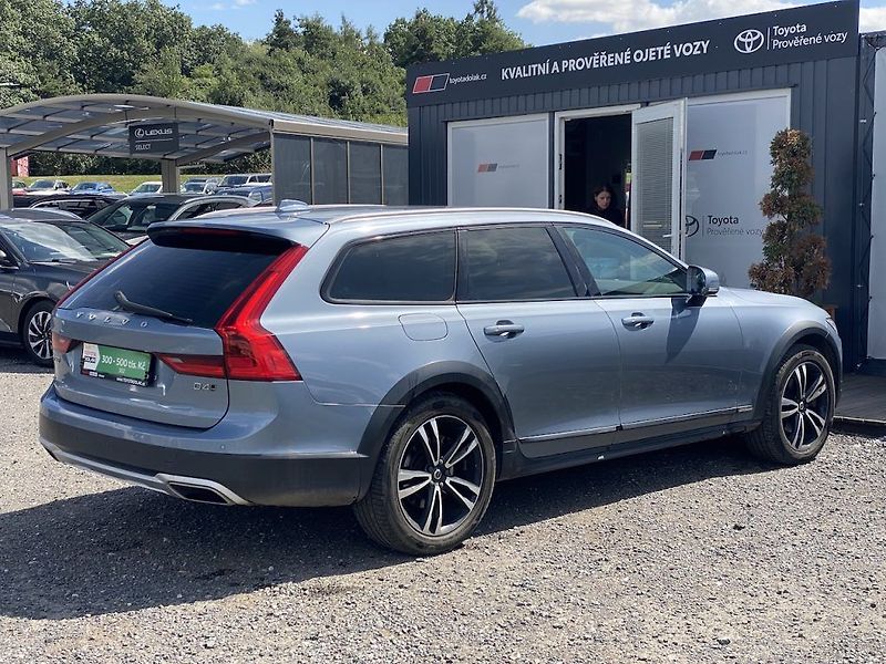 Volvo V90 2.0D4 140kw, CrossCountry, DPH - fotka 7 z 17