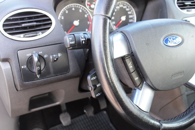 Ford Focus (2007) 1,6i KLIMA EL.OKNA TEMPOMAT  - fotka 14 z 20