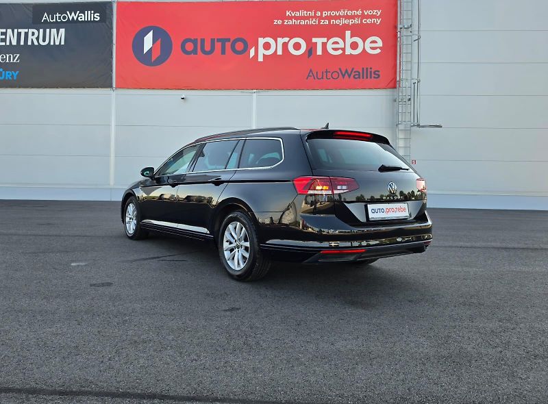 Volkswagen Passat 2.0TDI DSG Virtual 1.Maj DPH - fotka 3 z 19