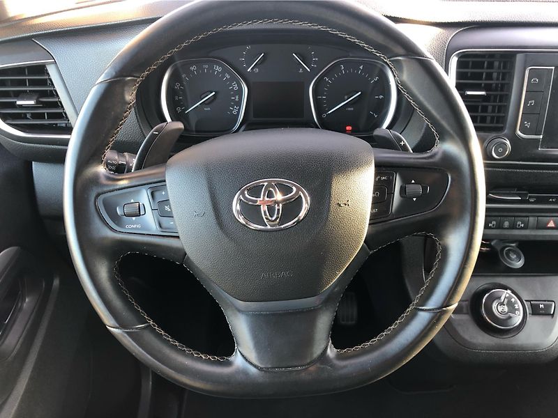 Toyota ProAce 2.0D4-D VIP AT L1 - fotka 19 z 29