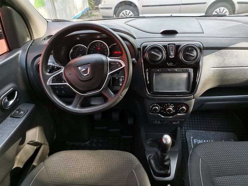 Dacia Lodgy (2018) 1.6i 75kw Kamera Tažné Klima - fotka 11 z 25
