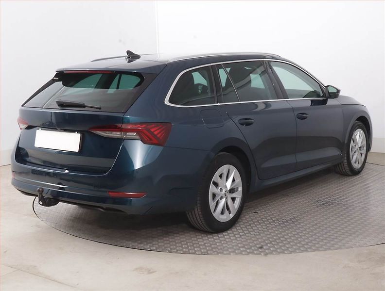 Škoda Octavia (2023) Style 2.0 TDI, Automat - fotka 5 z 17