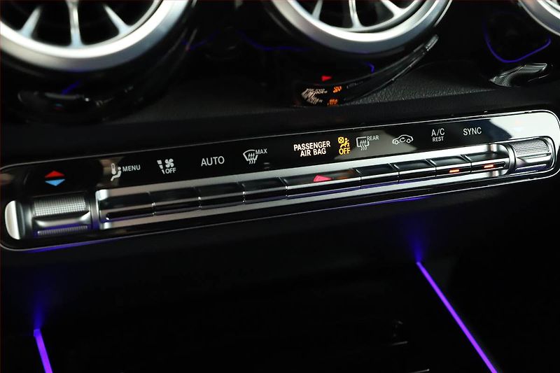 Mercedes-Benz GLB (2024) 200 d 4MATIC - fotka 13 z 20