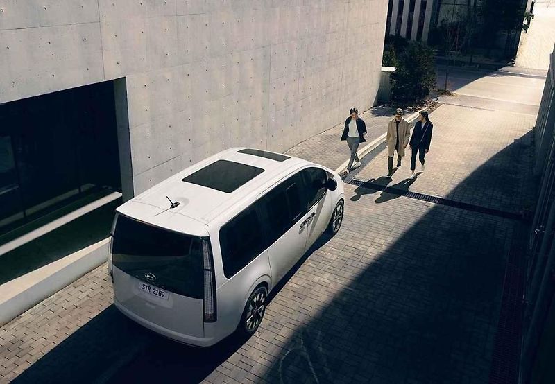 Hyundai Staria