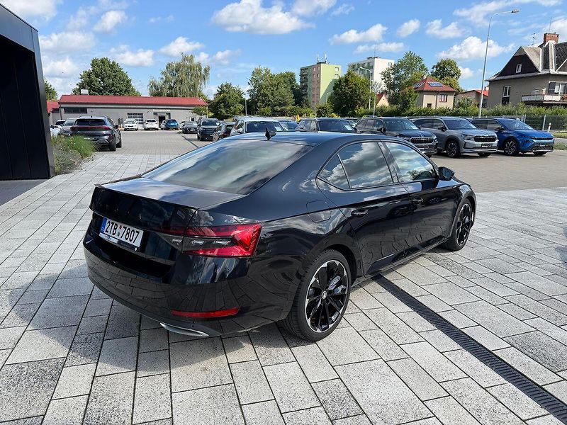 Škoda Superb Sportline  2,0TSI 140kW DSG - fotka 2 z 22