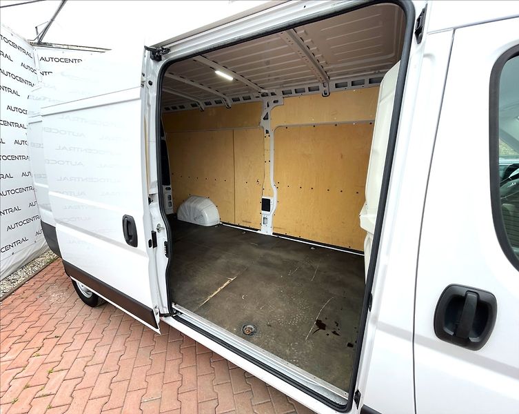 Citroën Jumper 2,2 BlueHdi Plus,103kW,L3H2  3 - fotka 9 z 19