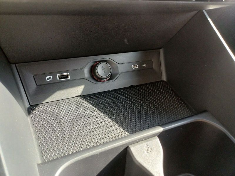 MG MG3 Hybrid+ Emotion 143 kW FWD 3AT - fotka 4 z 7