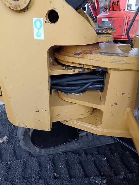 Caterpillar (2004) CATERPILLAR 307 B - fotka 9 z 18