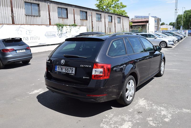 Škoda Octavia (2018) 1.6TDI 85kw DSG AMBITION APP  - fotka 7 z 42