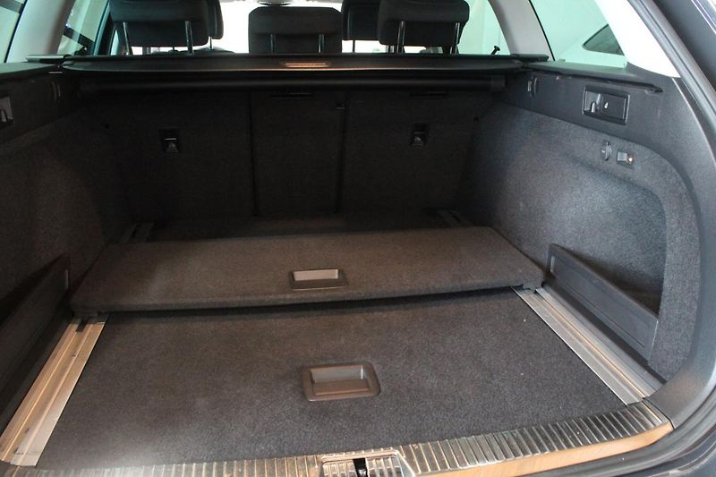 Volkswagen Passat (2020) 2.0TDI DSG Display Matrix - fotka 20 z 38