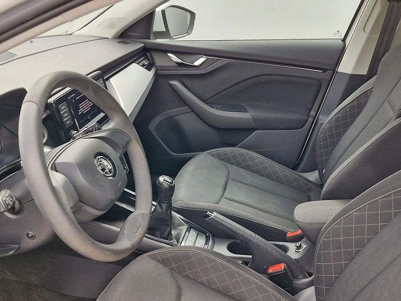 Škoda Scala  Ambition 1,5 TSI (110 kW) M - fotka 6 z 6
