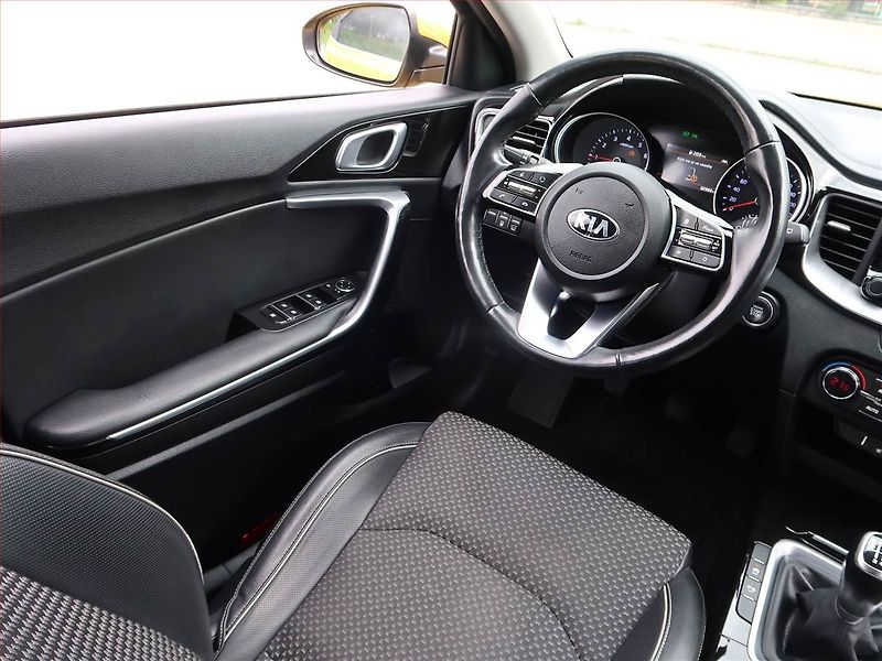 Kia XCeed (2020) Gold 1.4 T-GDI, Serv.kniha - fotka 7 z 18