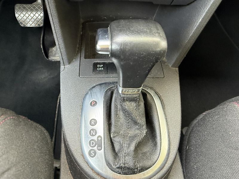Volkswagen Touran 2,0TDI - fotka 17 z 20