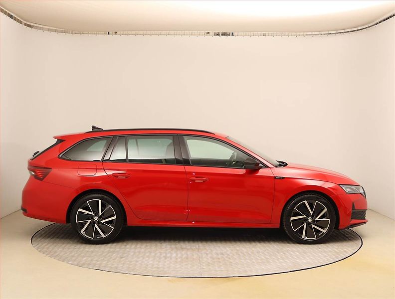 Škoda Octavia (2024) 1.5 TSI, Sportline - fotka 6 z 26