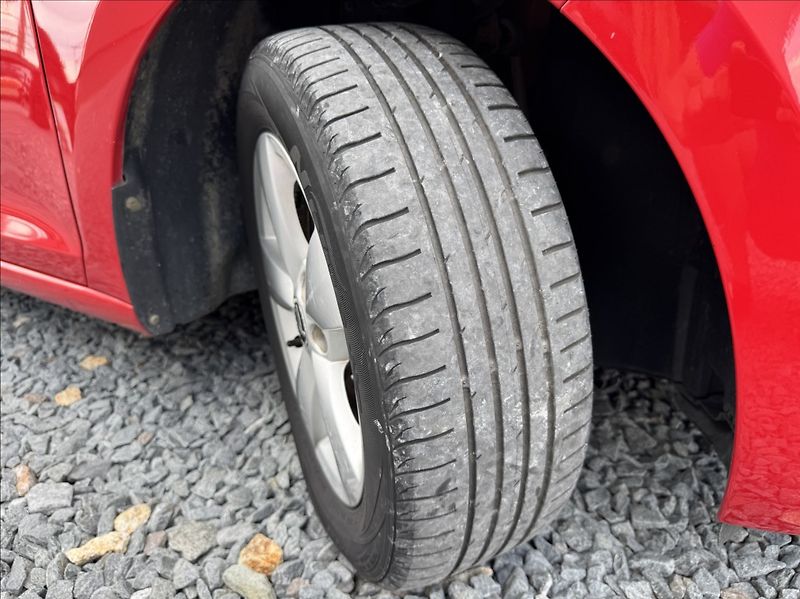 Škoda Rapid 1,2 TSI FRESH 1.maj původ ČR - fotka 45 z 49