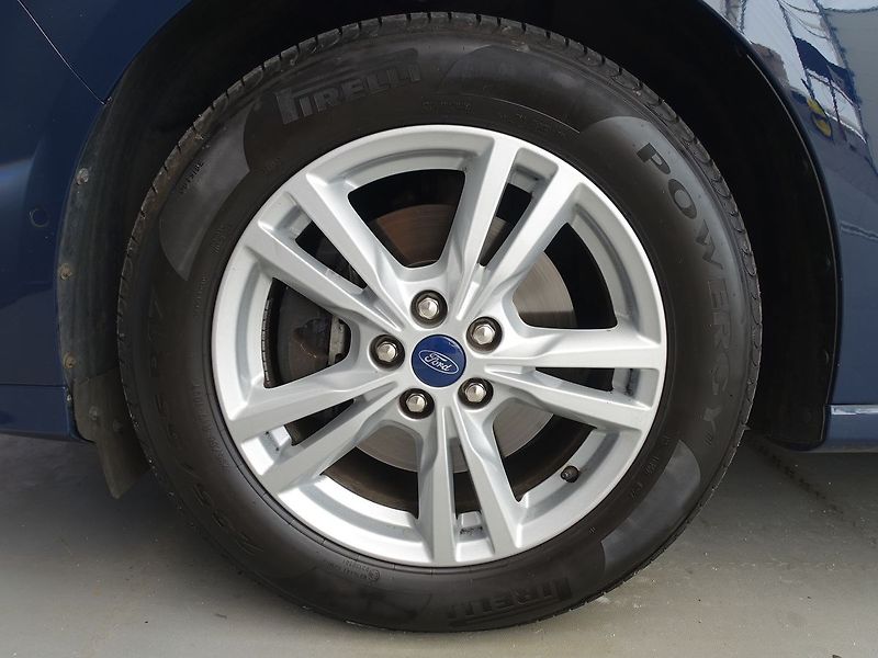 Ford S-MAX 140 kW, Titanium, REZERVOVÁNO - fotka 37 z 44