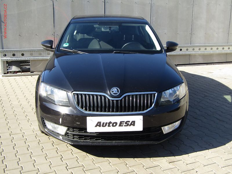 Škoda Octavia (2015) 1.2 TSi, ČR, STK2/28 - fotka 2 z 16