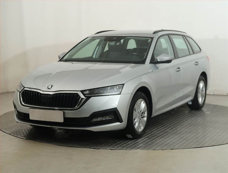 Škoda Octavia (2023) Ambition 2.0 TDI, ČR,1.maj - fotka 2 z 18