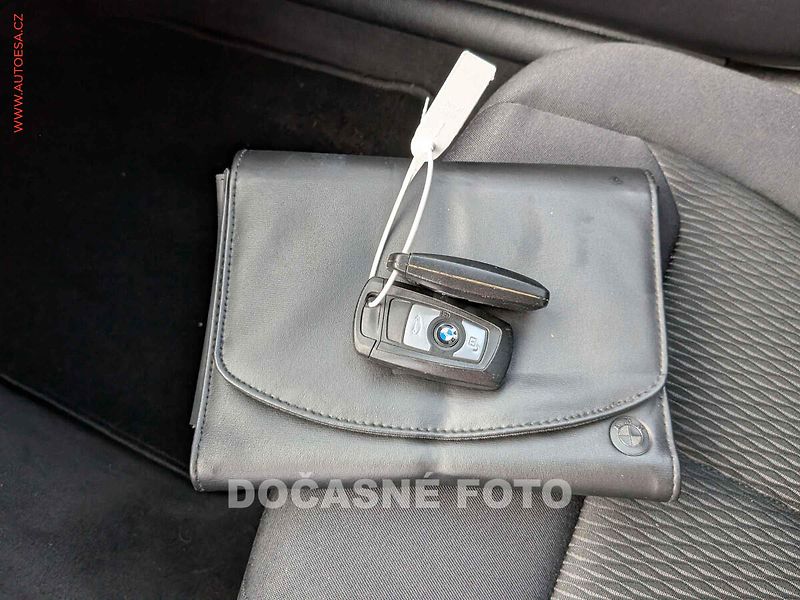 BMW Řada 3 (2015) 2.0 D 316d, AC, navi - fotka 13 z 13