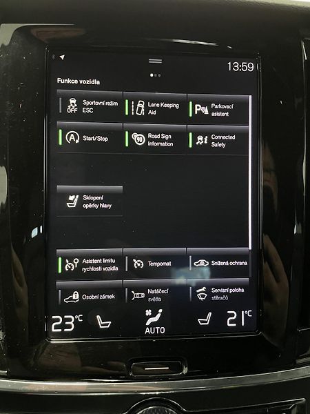 Volvo V90 2.0 D4 MOMENTUM SERVISKA - fotka 26 z 29
