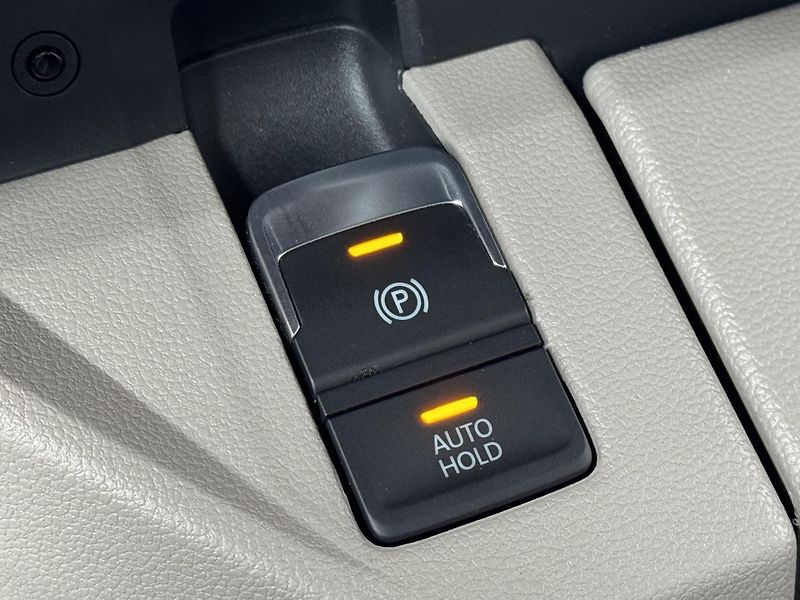 Volkswagen Multivan (2022) T7 2.0TDi Style+, 1.MAJ, DPH   - fotka 29 z 48