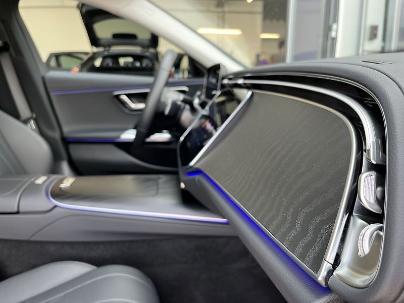 Mercedes-Benz Třídy E E-Třída 220d 4MATIC Avantgarde - fotka 18 z 21
