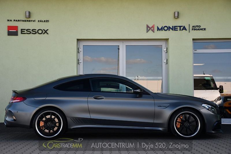 Mercedes-Benz Třídy C C63 AMG - fotka 6 z 47