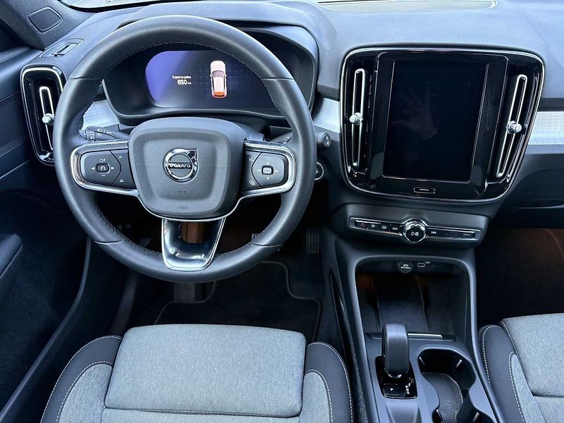 Volvo XC40 CORE B3, kamera, 19 - fotka 14 z 21