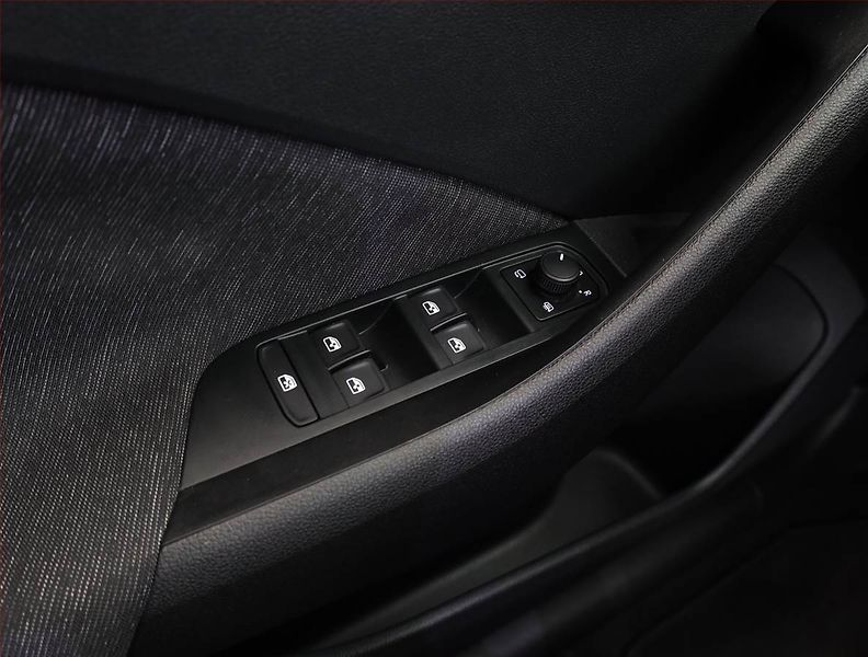 Škoda Kamiq (2021) Style 1.0 TSI, Serv.kniha - fotka 15 z 17
