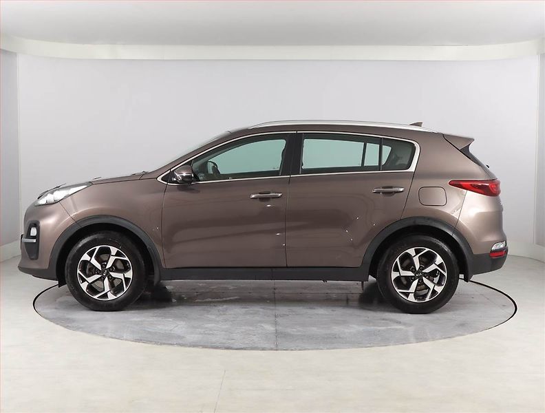 Kia Sportage (2019) 1.6 GDI, Navi, Tempomat - fotka 3 z 21