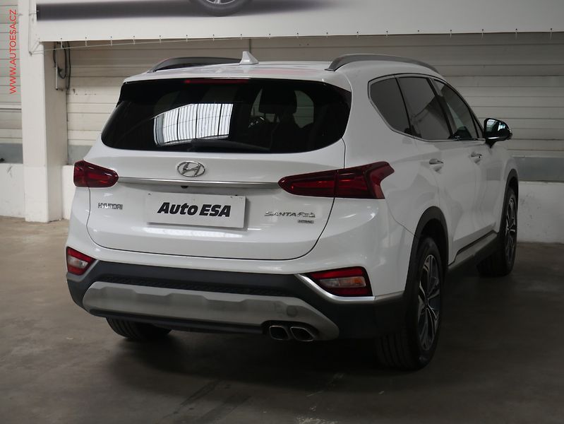 Hyundai Santa Fe (2020) 2.2 CRDi 4x4, 1.maj,ČR - fotka 6 z 30