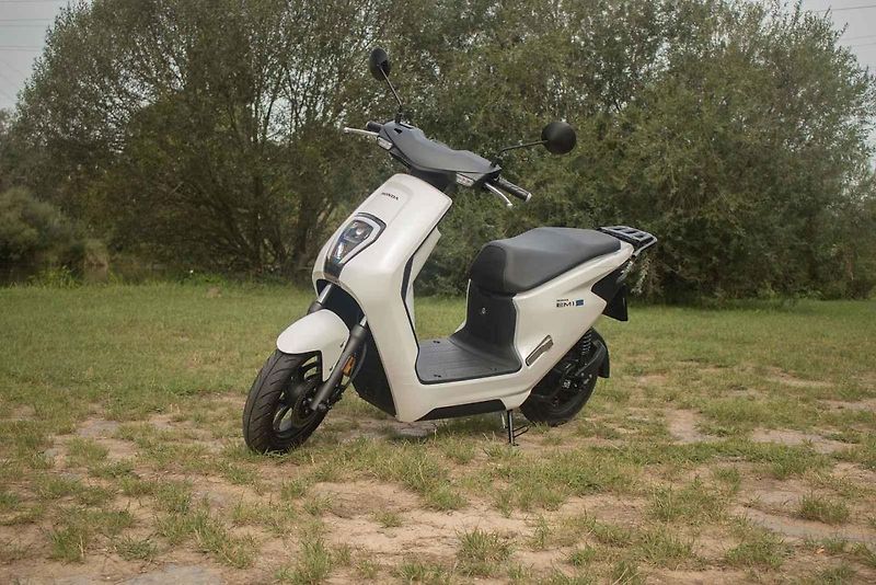 test elektroskútr Honda EM1 e: