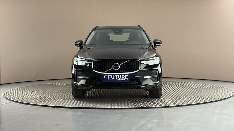 Volvo XC60 2.0 B4 AUT AWD Essential - fotka 3 z 27