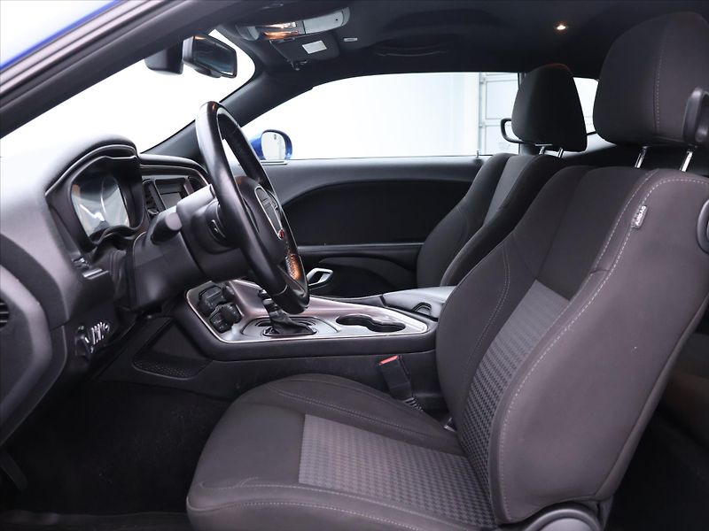 Dodge Challenger 3,6 V6 227kW Automat SXT - fotka 11 z 33