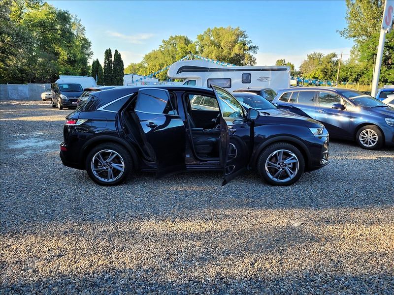 DS Automobiles DS7 Crossback 1,6 E-Tense PHEV,4x4,220kw - fotka 17 z 42
