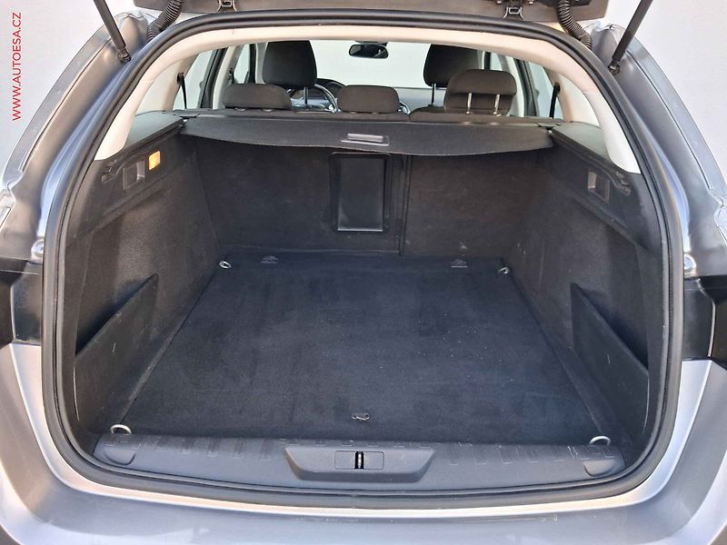 Peugeot 308 (2018) 1.5HDi, ČR, Navi, AC - fotka 7 z 18