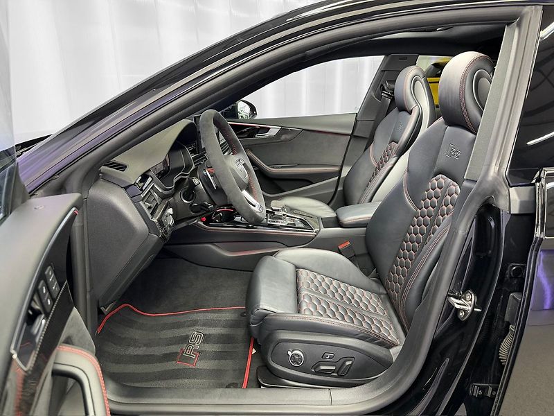 Audi RS 5 QUATTRO SPORTBACK, B&O, MASÁŽE - fotka 11 z 34
