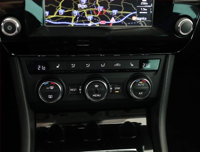 Škoda Superb (2016) Style 2.0 TDI, Automat, Navi - fotka 16 z 26