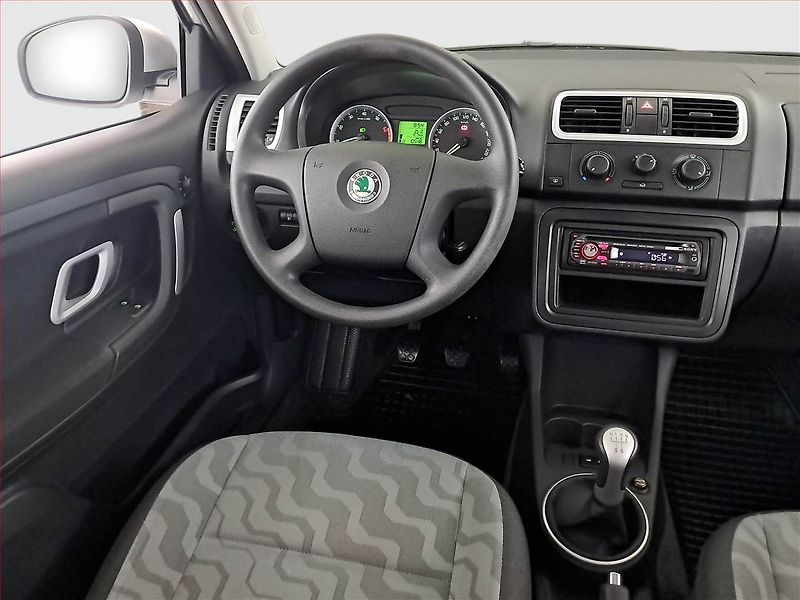 Škoda Fabia (2008) 1.4 16V - fotka 7 z 16