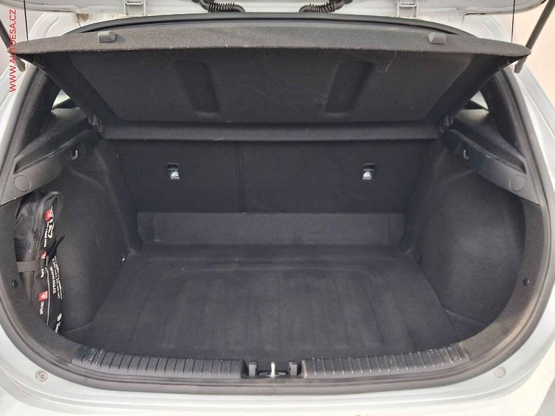 Kia Ceed (2019) 1.4CVVT, 1.maj,ČR, AC, tempo - fotka 7 z 16