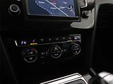 Volkswagen Passat (2015) 2.0 TDI, Automat, Serv.kniha - náhled 17