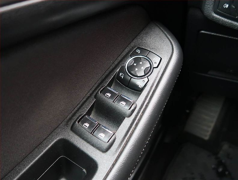 Ford Galaxy (2018) 2.0 TDCi, 7 míst, Navi - fotka 14 z 16