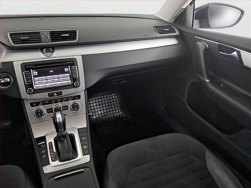 Volkswagen Passat (2014) 2.0 TDI, Automat, Xenony - fotka 8 z 21