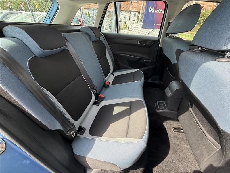 Škoda Fabia 1,2 TSi  Serviska,Senzory,AC - fotka 27 z 42