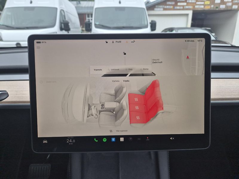 Tesla Model Y LONG RANGE DUAL MOTOR  92% - fotka 33 z 50