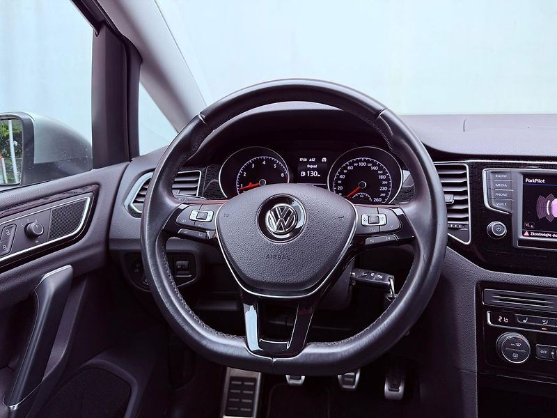 Volkswagen Golf Sportsvan 1.4 TSi Sound BlueMotion, Navi - fotka 16 z 29